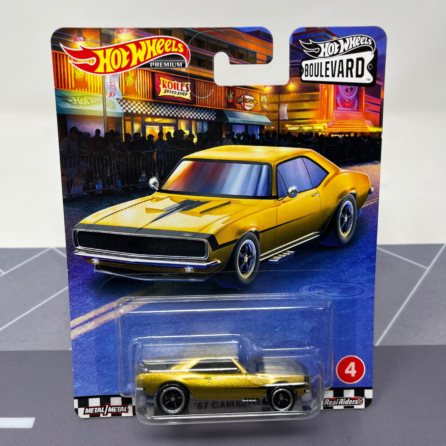 Hot wheels premium 67 camaro boulevard real riders