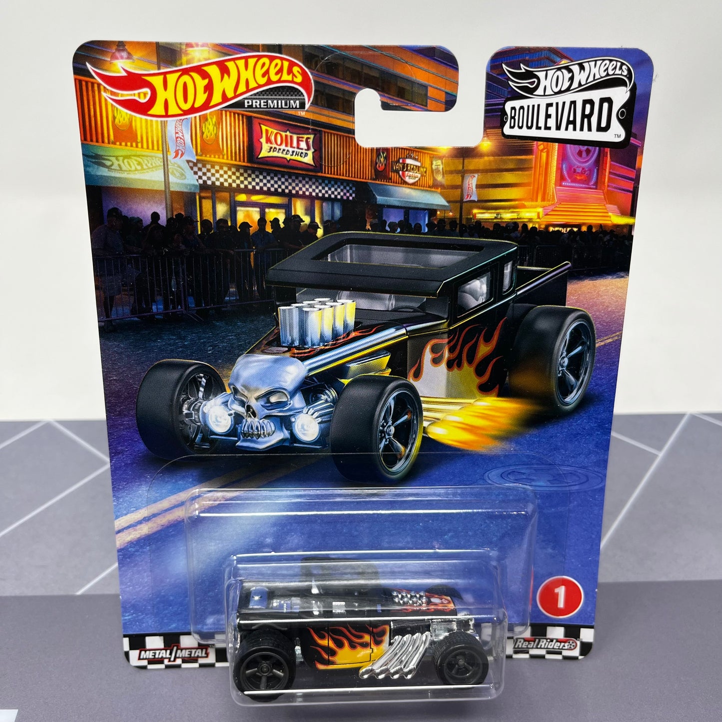Hot wheels premium bone shaker boulevard real riders
