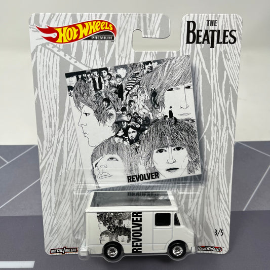 Hot wheels premium combat medic the beatles revolver