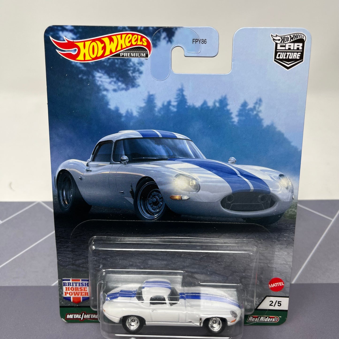 Hot wheels premium jaguar lightweight e type car culture real riders