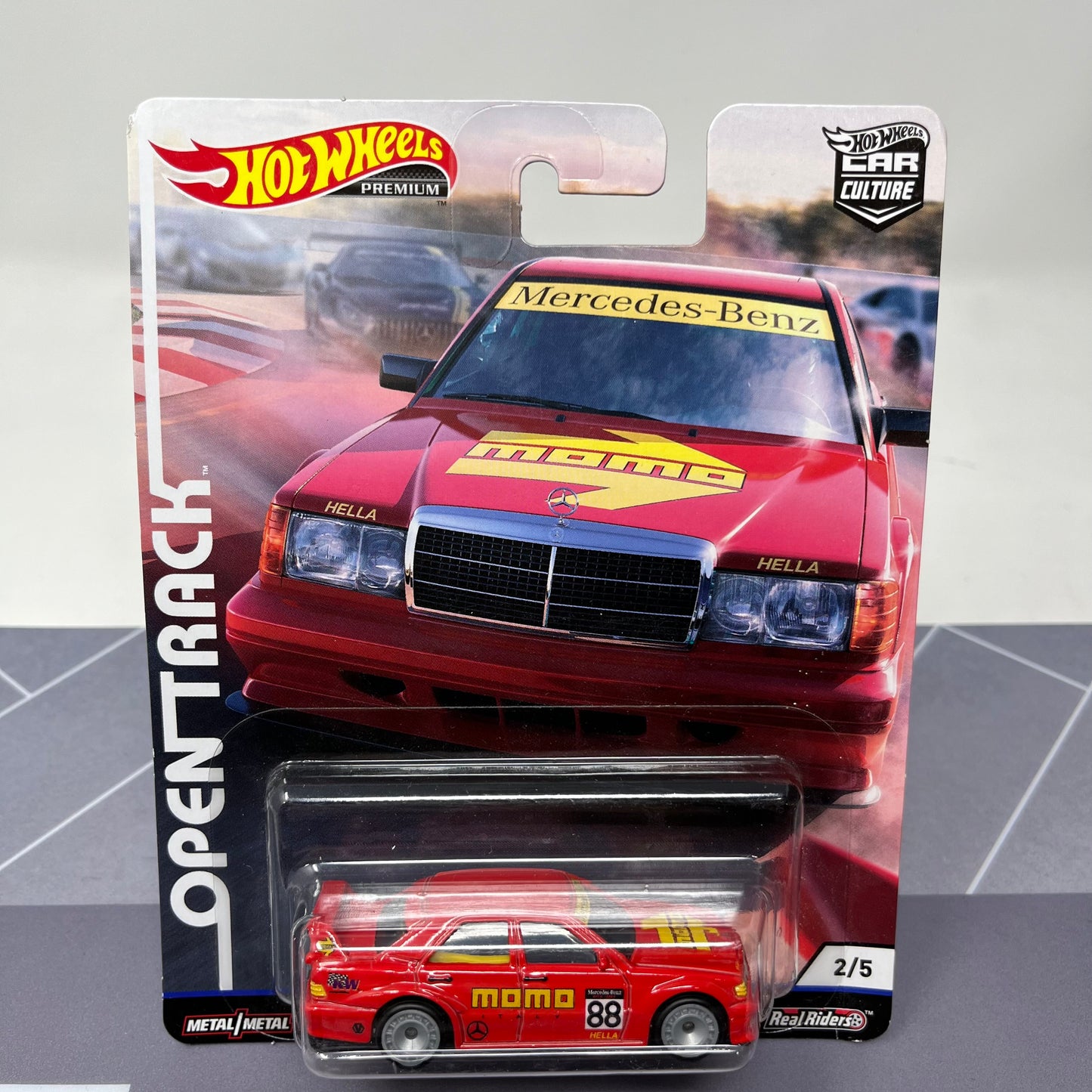 Hot wheels premium mercedes benz 190e 2.5-1.6 momo real riders