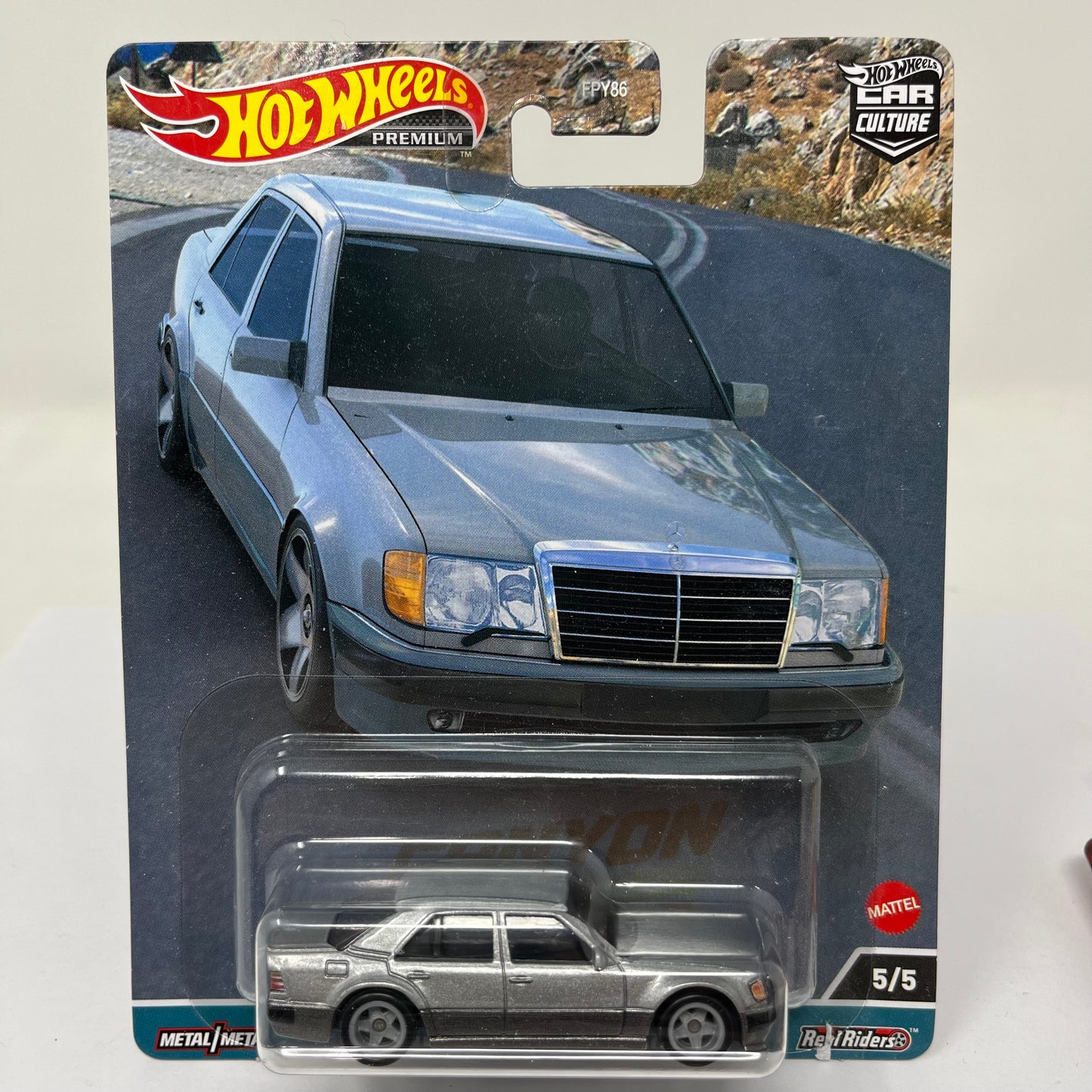 Hot wheels premium mercedes benz 500e