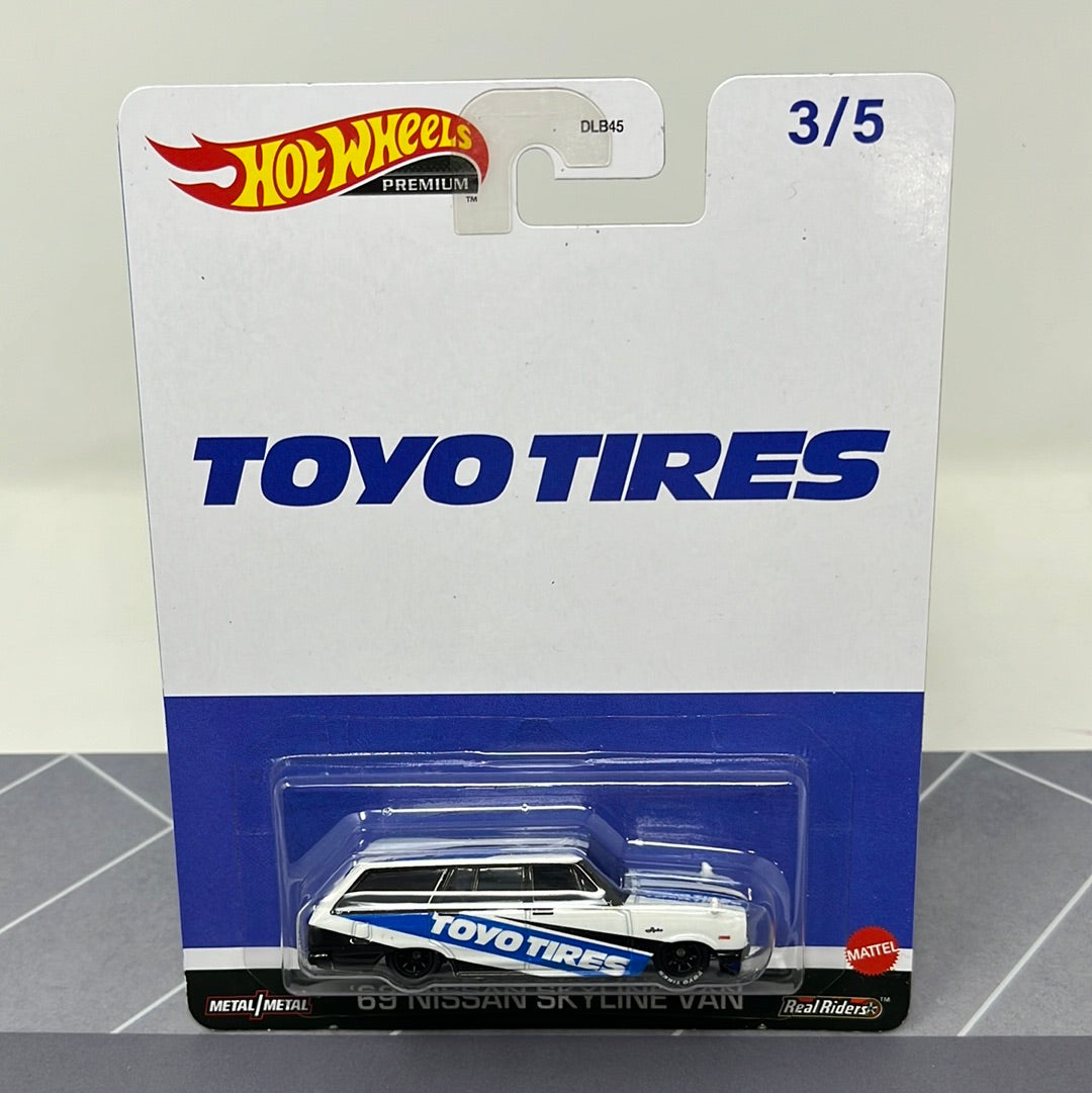 Hot wheels premium 69 nissan skyline van toyo tires