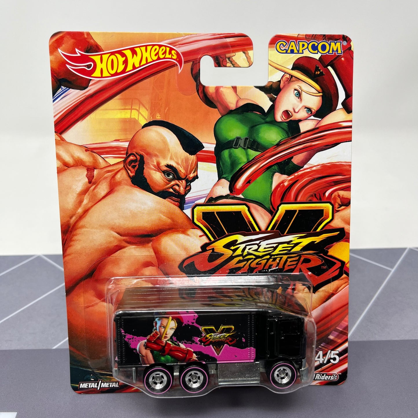 HOT WHEELS PREMIUM STREET FIGHTER HIWAY HAULER CAPCOM