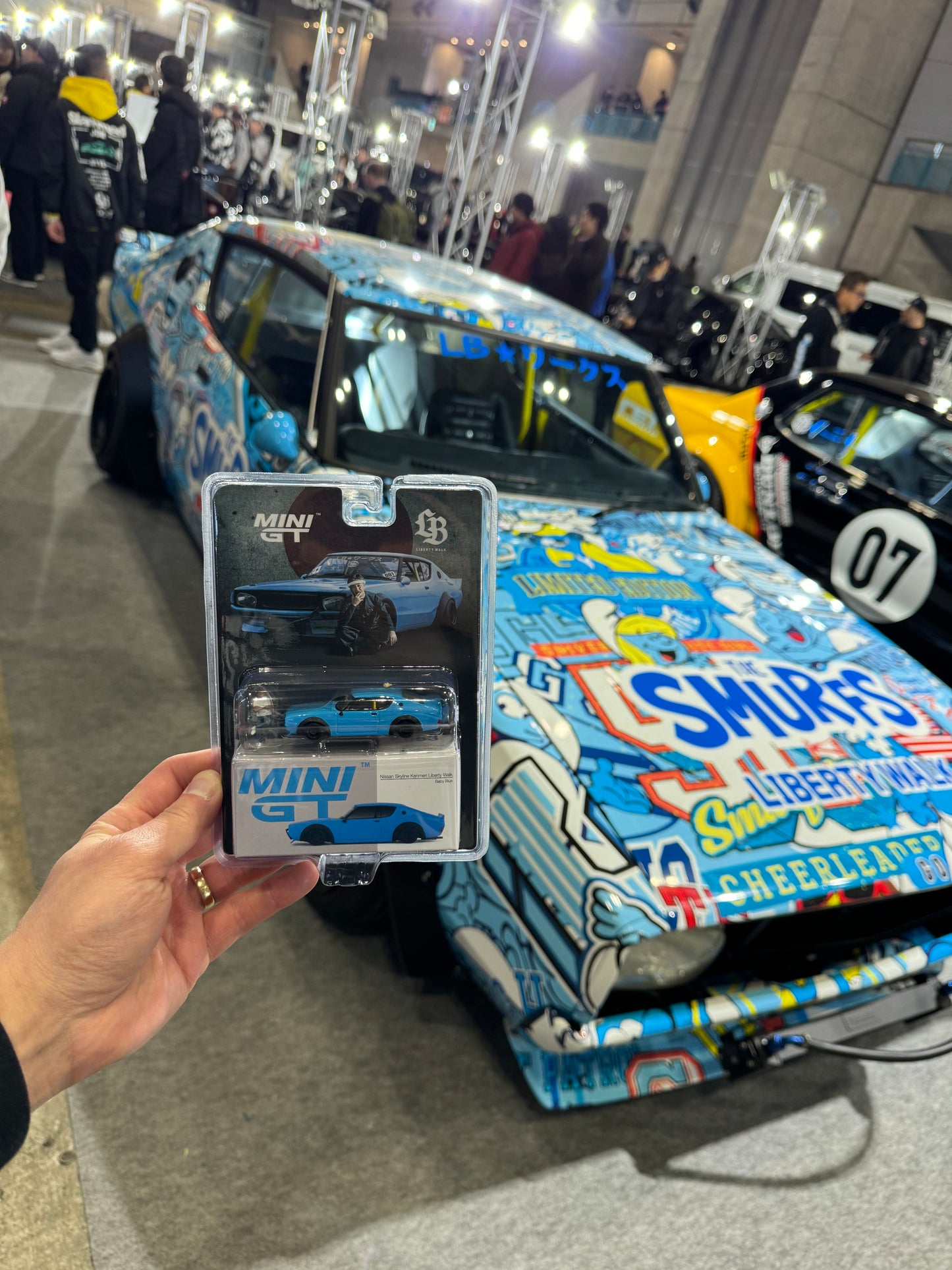 - Mini Gt Nissan SkyLine KenMeri Liberty Walk Baby Blue #653