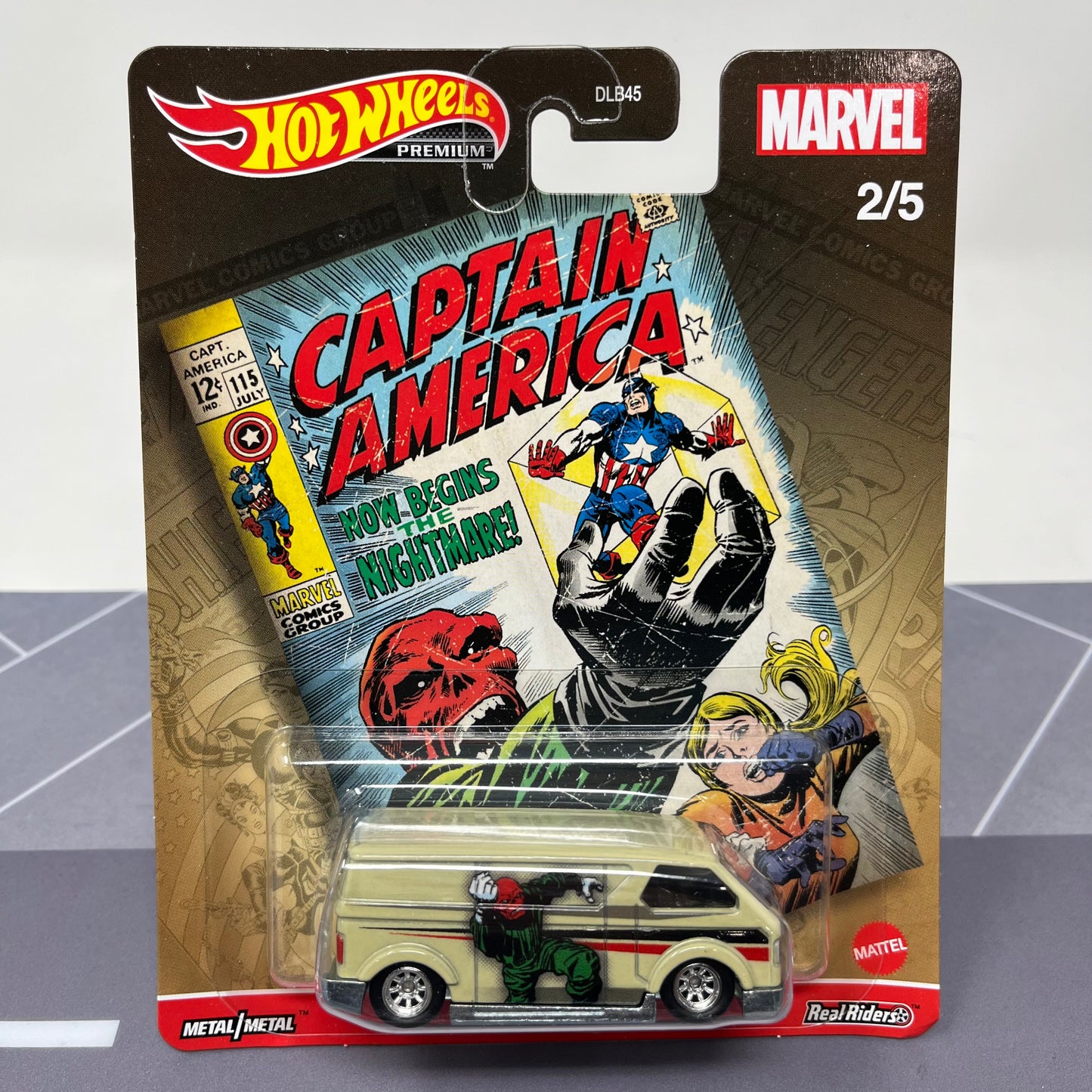 Hot wheels premium marvel mbk van captain america real riders