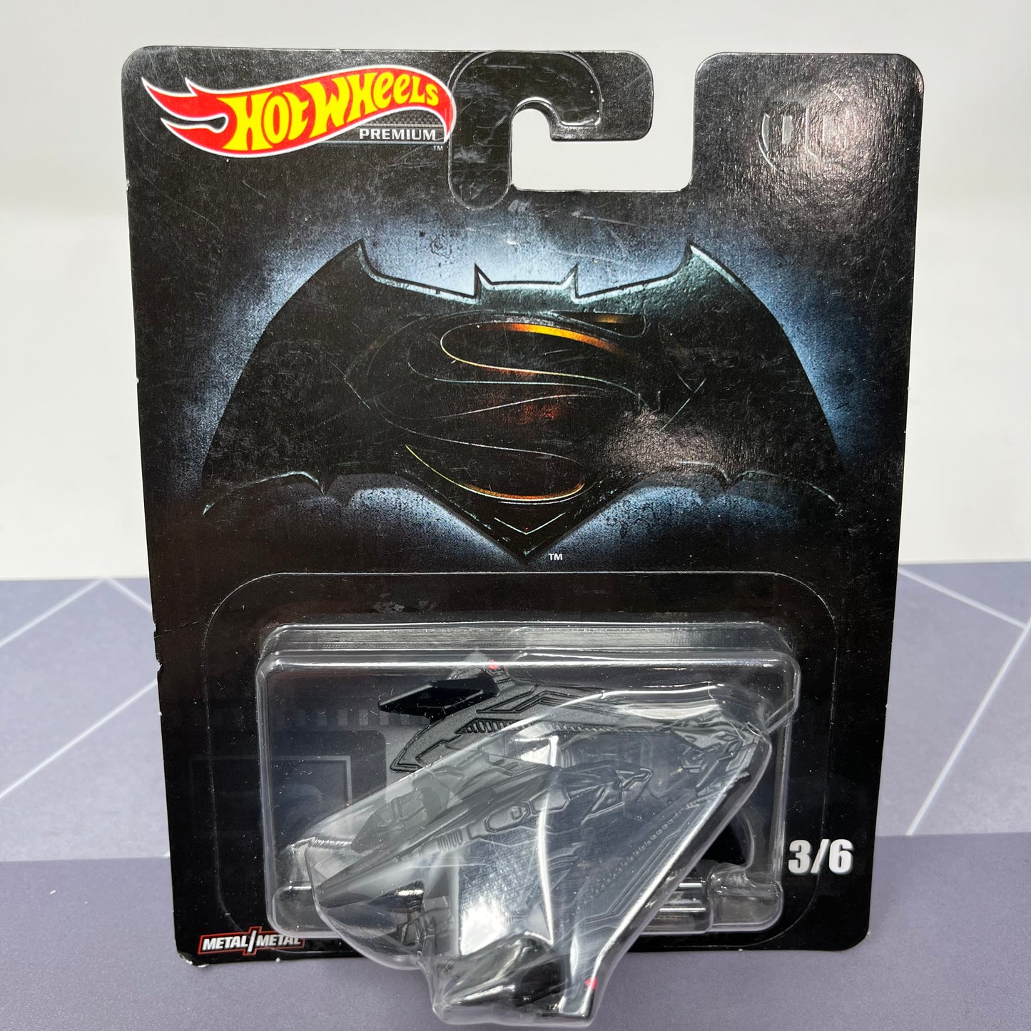 Hot wheels premium batwing batman dc comics real riders