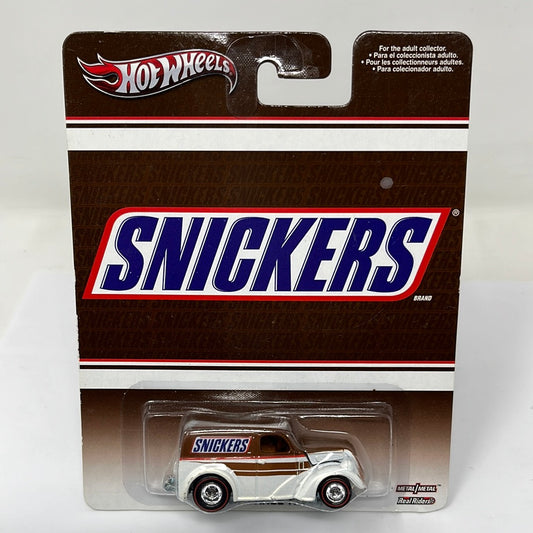 Hot wheels premium snickers anglia panel truck real riders