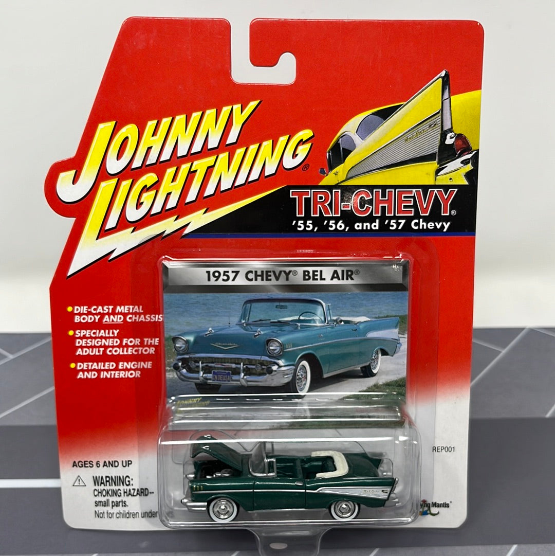 Johnny lightning 1957 chevy bel air tri-chevy